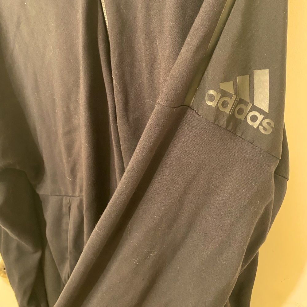 Mens xxl adidas jacket. Xxl bench jacket and clean xxl tshirt
